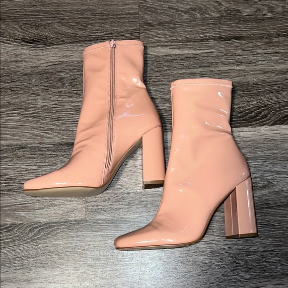 NWOB Steve Madden Vegan Leather Nude/Pink Square Toe Ankle Boots US W9 - Picture 2 of 9